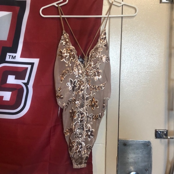 Fashion Nova Other - Mesh beige sequin body suit